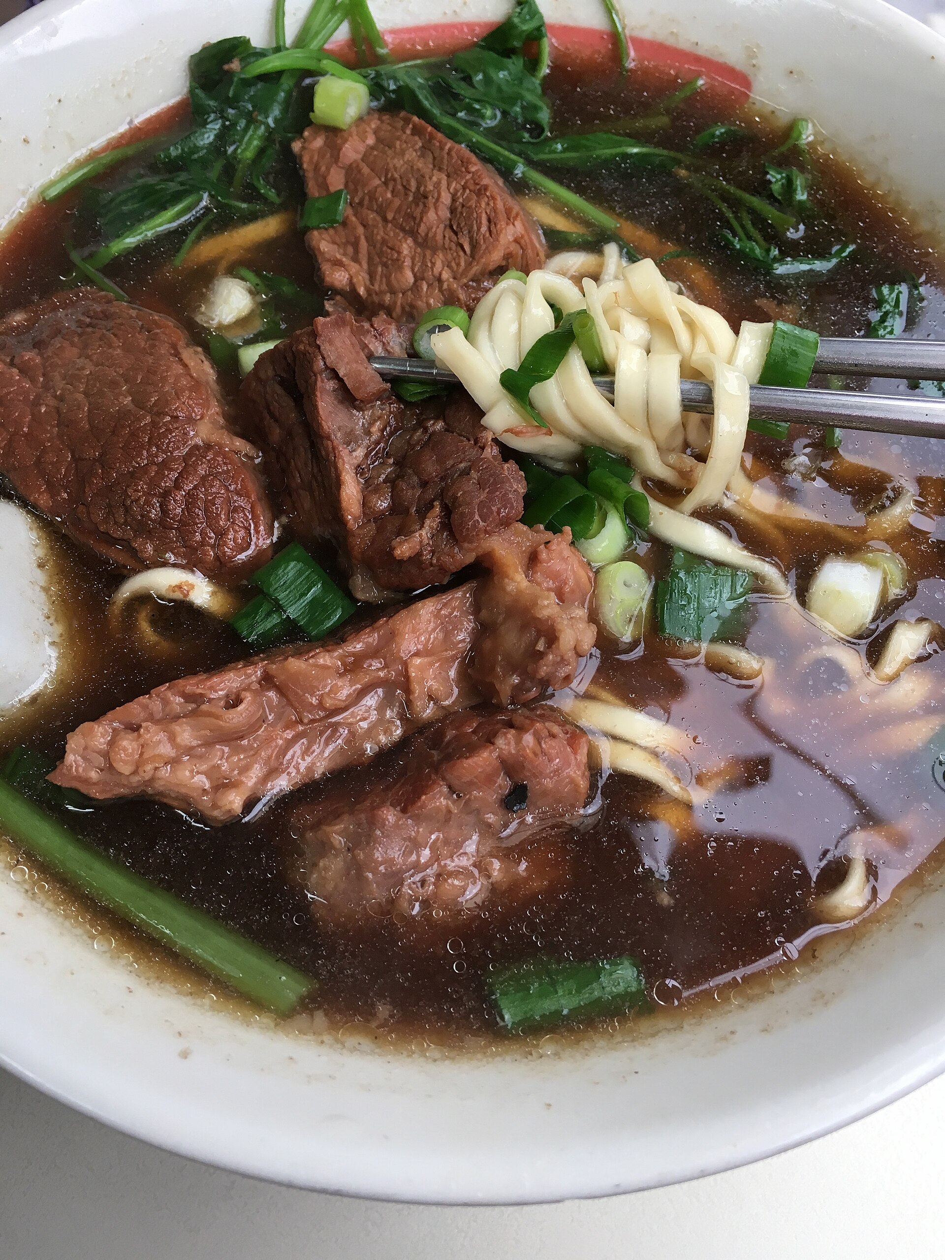 台灣必吃美食指南：夜市小吃、珍珠奶茶、餐廳類型與點餐全攻略